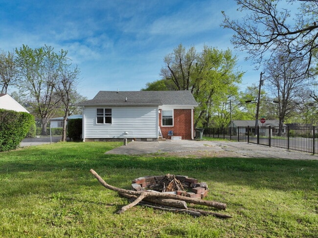 Building Photo - Updated 2BR/2BA Home | Rare Second Bath, Efficient Layout