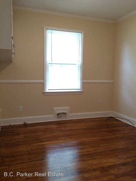 Building Photo - 214 Springwood Dr