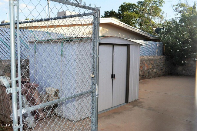 Building Photo - 10416 Lambda Dr