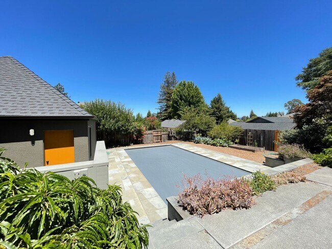 Building Photo - Minutes From Town,  Idyllic Sebastopol Oas...