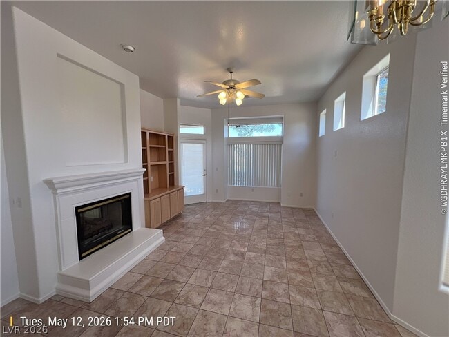 Building Photo - 2700 Vista Butte Dr