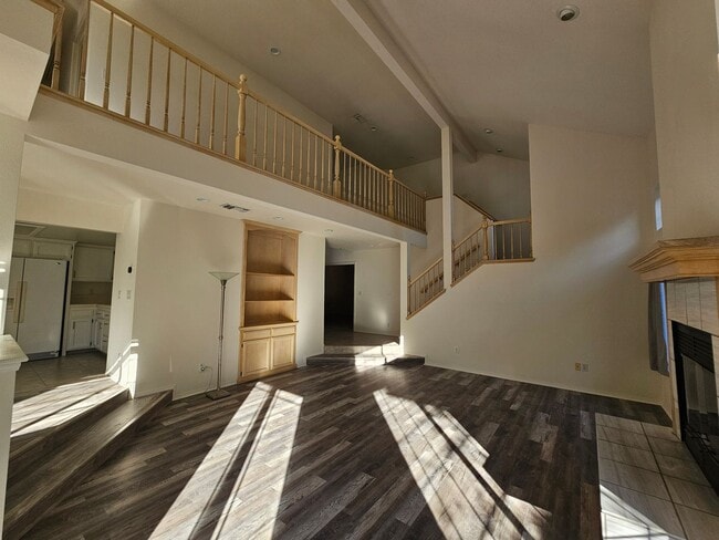 Building Photo - 231 Rosita St