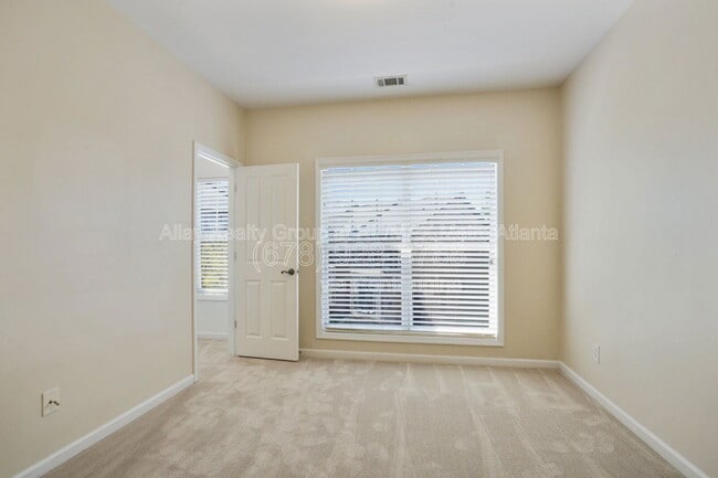 Building Photo - 2675 Rivers Edge Dr NE