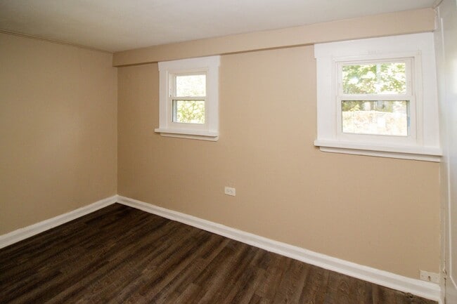 Building Photo - 3926 Woodbridge Ave