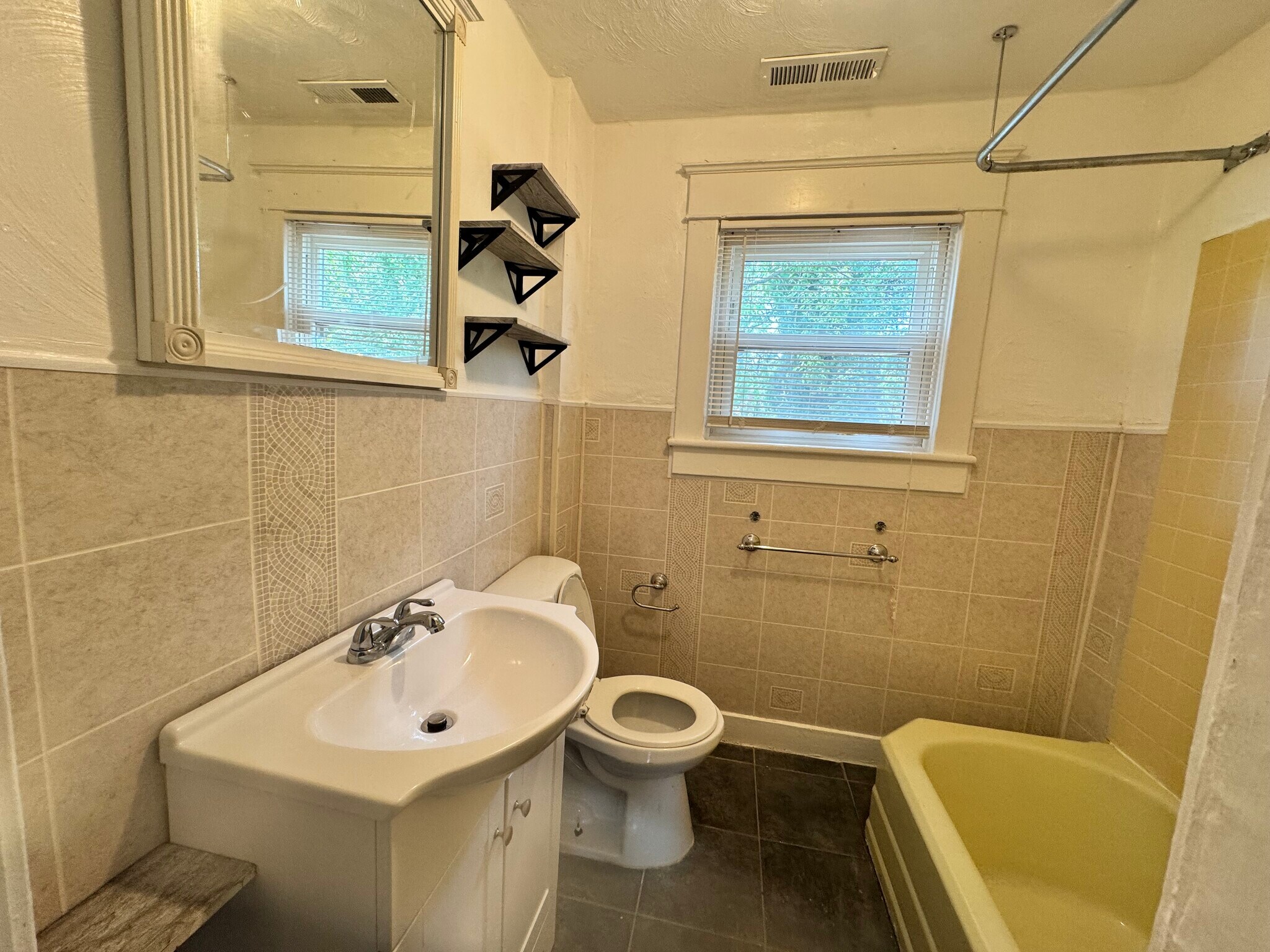 Bath - 827 W 37th St