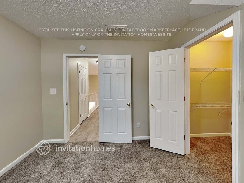 Building Photo - 552 Horseshoe Cir