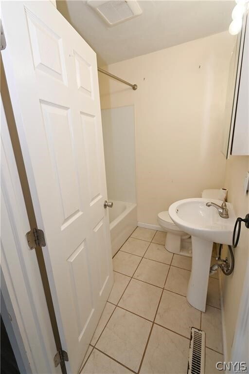 Building Photo - 5854 Reis Dr