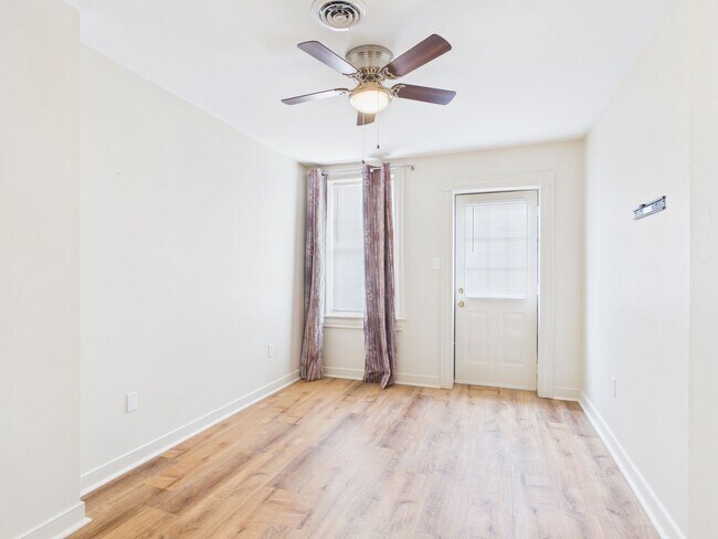 Building Photo - 411 Gilmer St