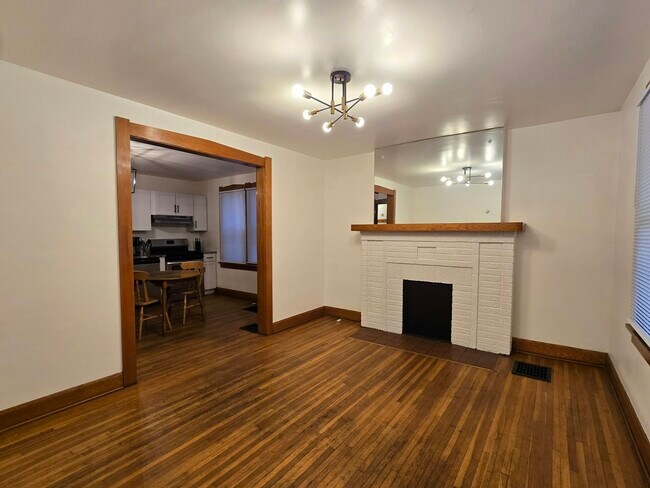 Building Photo - 71 Dana Ave