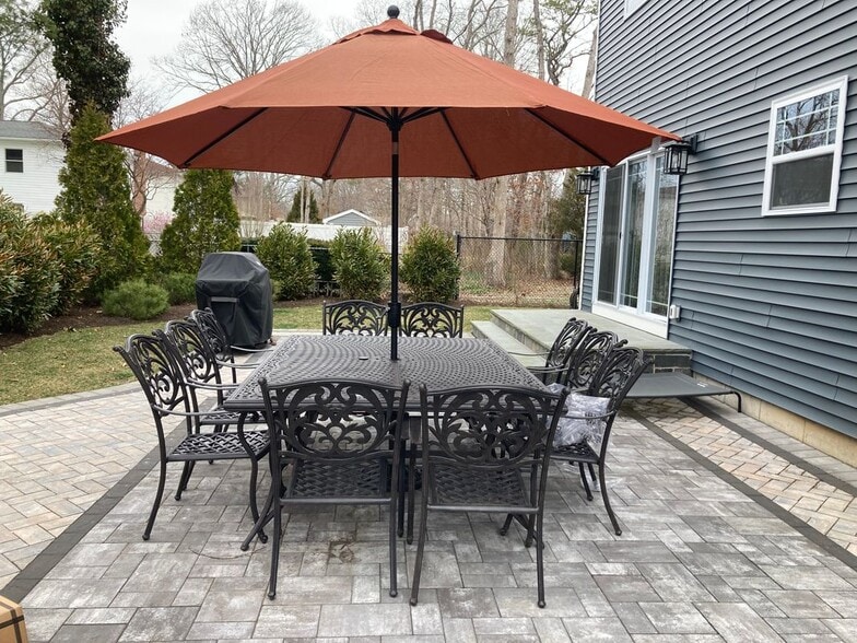 Building Photo - 16 Dorothy St