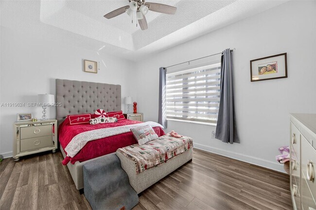 Building Photo - 10101 SW 162nd Ct