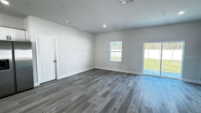 Building Photo - 4513 SW 170th Street Rd