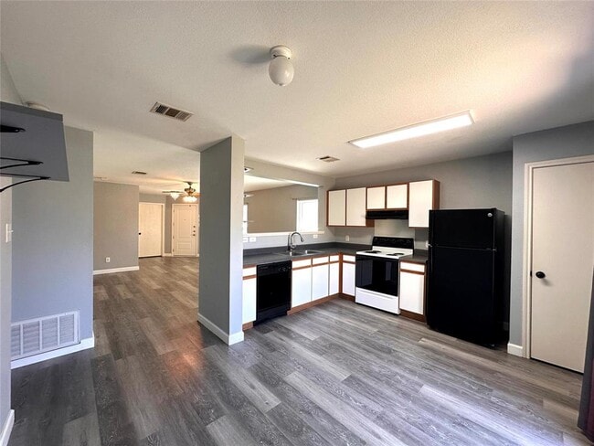 Building Photo - 5604 Man O War Dr