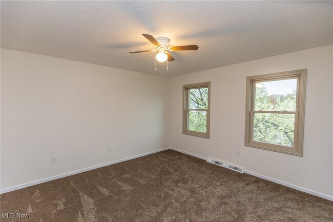 Building Photo - 17016 Greenwood Dr