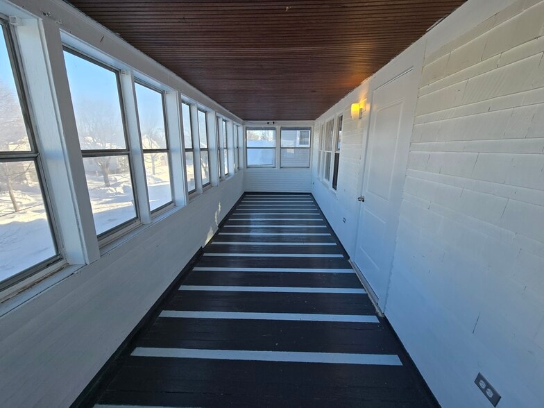 3 seasons porch - 1019 Widdicomb Ave NW