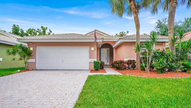 Building Photo - 13255 Royale Sabal Ct
