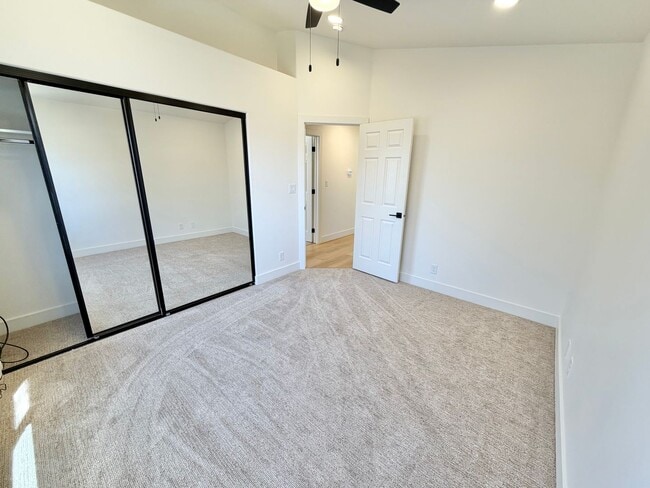 Building Photo - Wonderful Remodeled La Paloma Home!