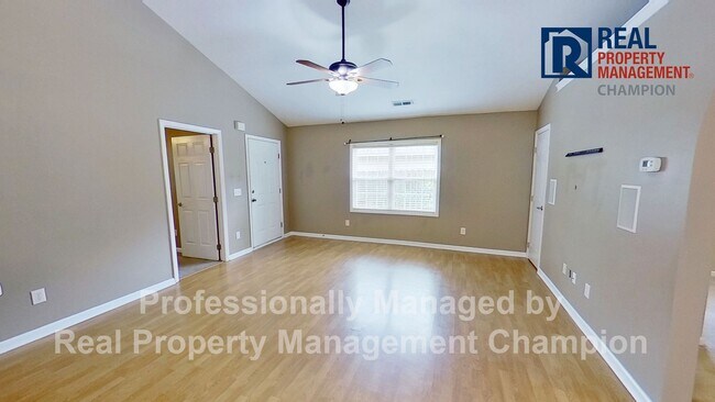 Building Photo - 811 Grathwol Dr