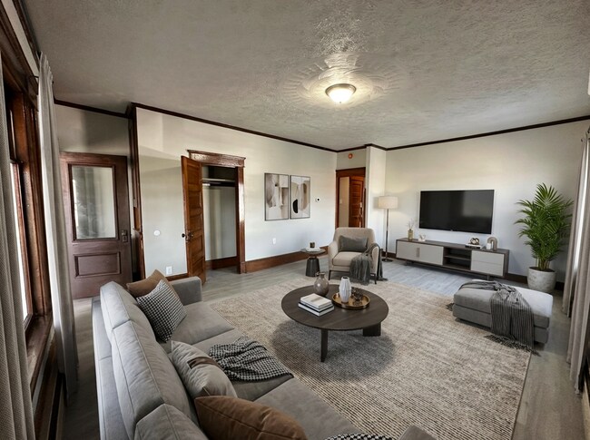 Building Photo - Remodeled 2BR in Kingston | Central A/C + In-Unit W/D + Parking | Pet Friendly