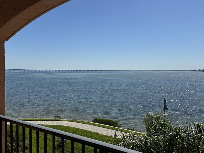 Building Photo - 2755 Via Capri