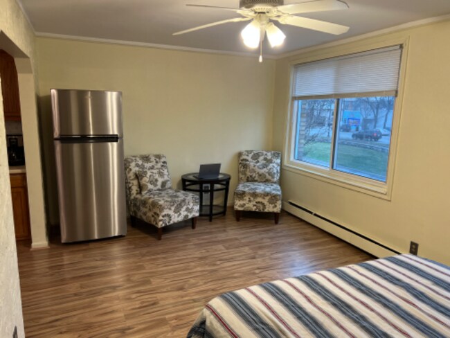 Building Photo - 1678 Fort St