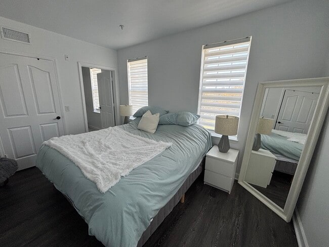 Building Photo - 770 Siena Palm Dr