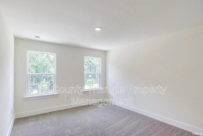 Building Photo - 6943 Doddridge Ln