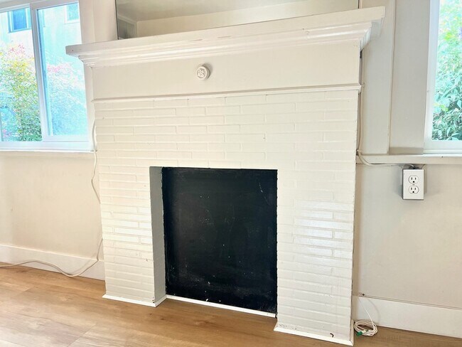 Building Photo - 7449A La Jolla Boulevard