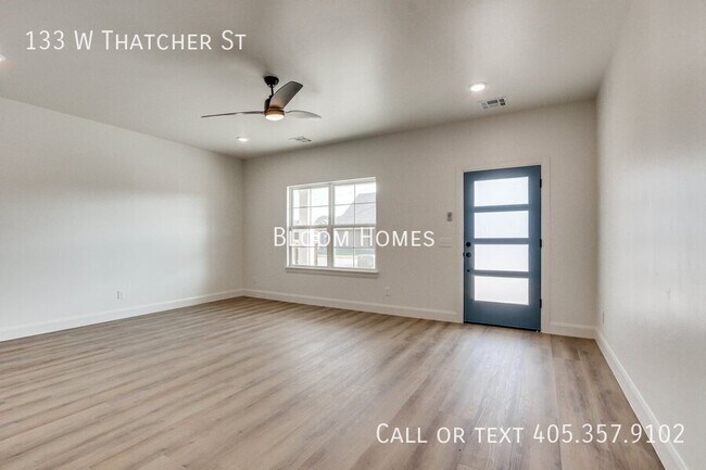 Building Photo - 133 W Thatcher St