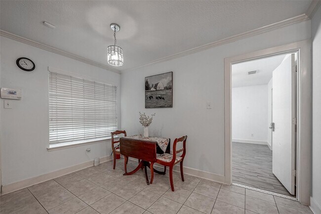 Building Photo - 9511 Farrell Dr