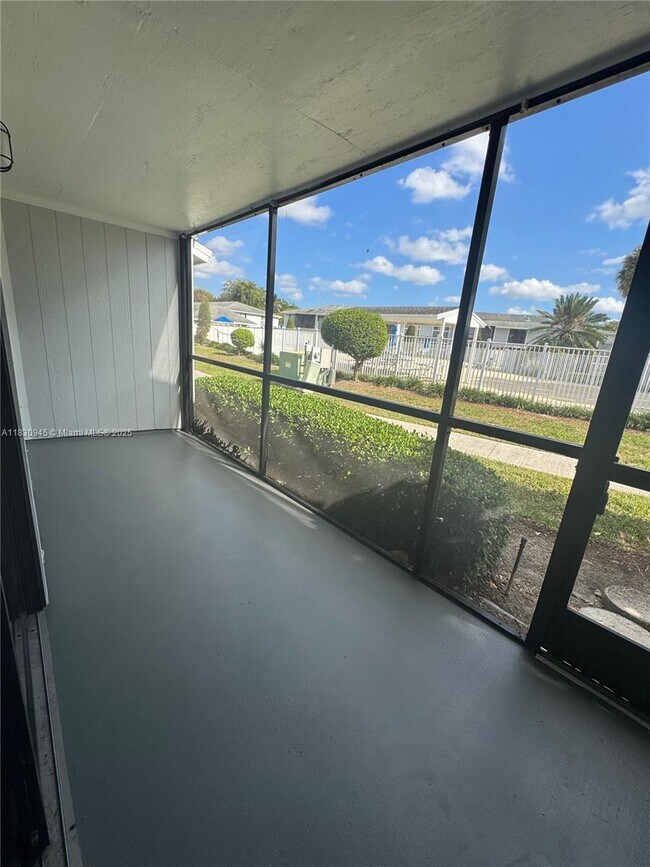 Building Photo - 9701 Hammocks Blvd