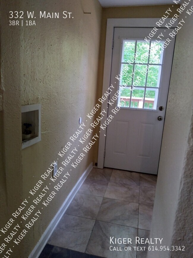 Building Photo - 3 Bedroom Townhouse