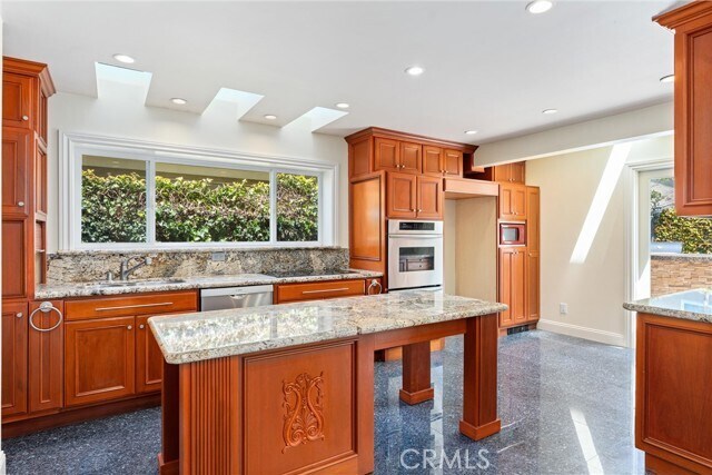 Building Photo - 16612 Carousel Ln