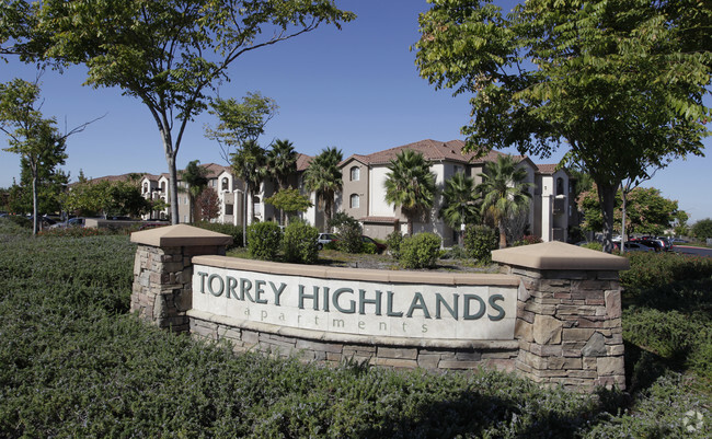 Building Photo - Torrey Highland Apartments