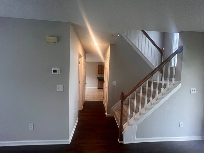 Building Photo - Charming 3-Bedroom Home with Endless Poten...