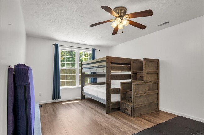 Building Photo - 717 Lantern Pl
