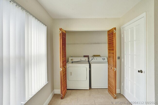 Building Photo - 12650 Vista Isles Dr