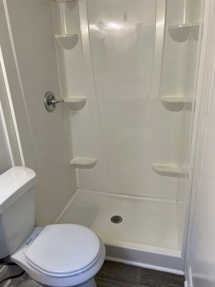 Building Photo - 3150 Sandy Plains Rd