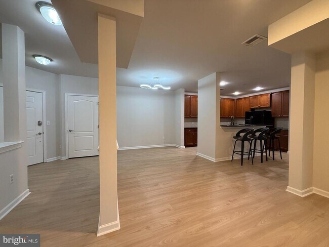Building Photo - 407 Carson Terrace
