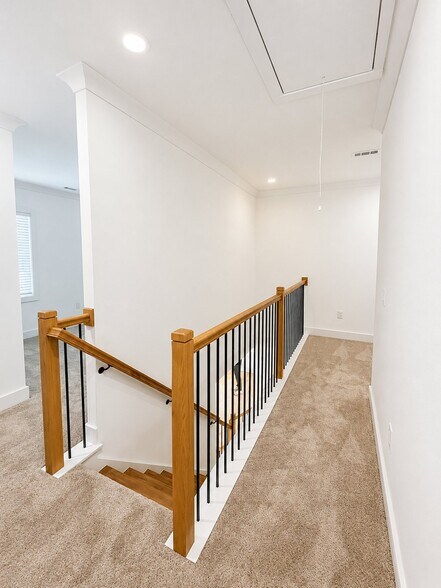 Building Photo - 6114 Fox Rd