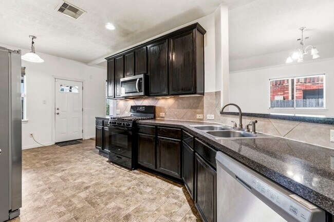 Building Photo - 8203 Loetsch Ridge Way