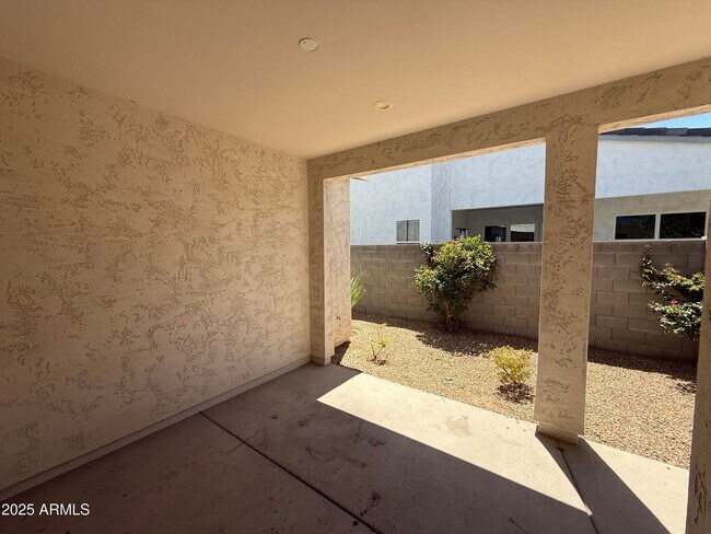 Building Photo - 15694 W Melvin St