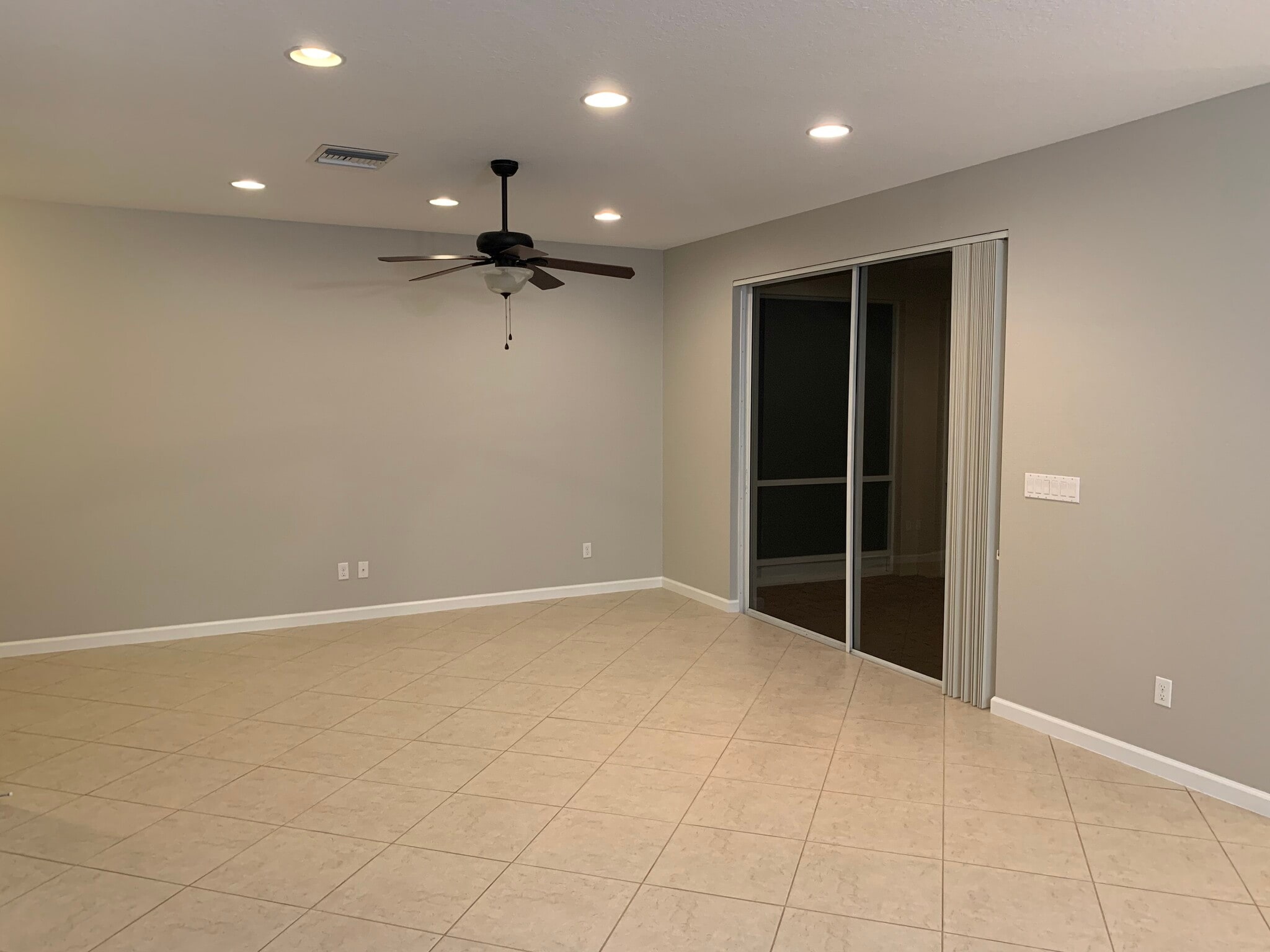 Building Photo - 6078 SE Split Oak Trl