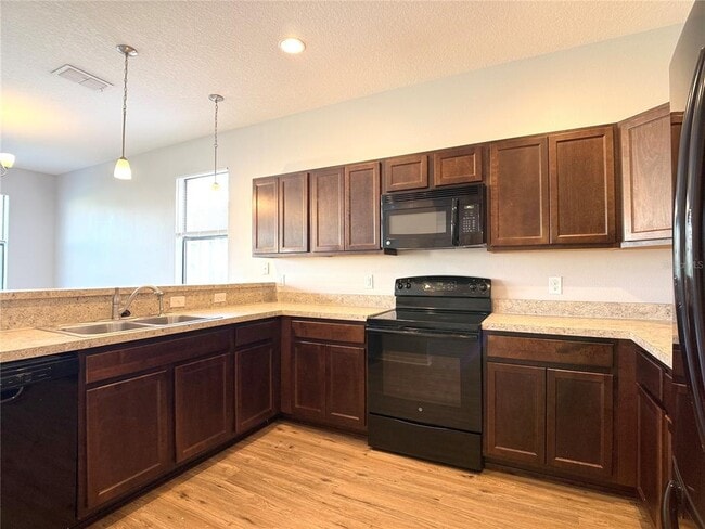 Building Photo - 1282 Clove Dr