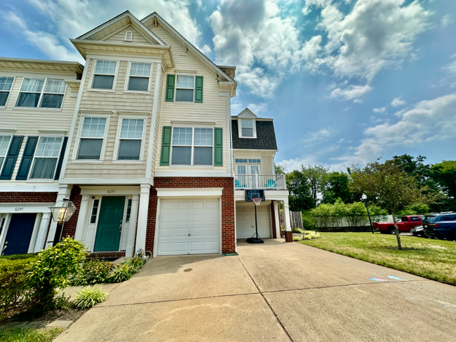 Building Photo - 8273 Glade Bank Dr
