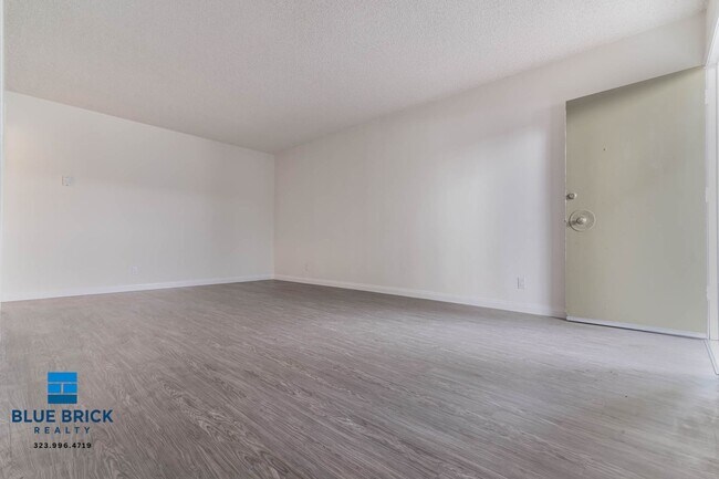 Building Photo - 8123 Langdon Ave
