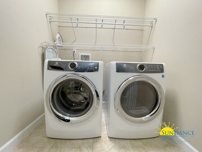 Building Photo - Pristine 3 Bedroom Home in Mary Esther!