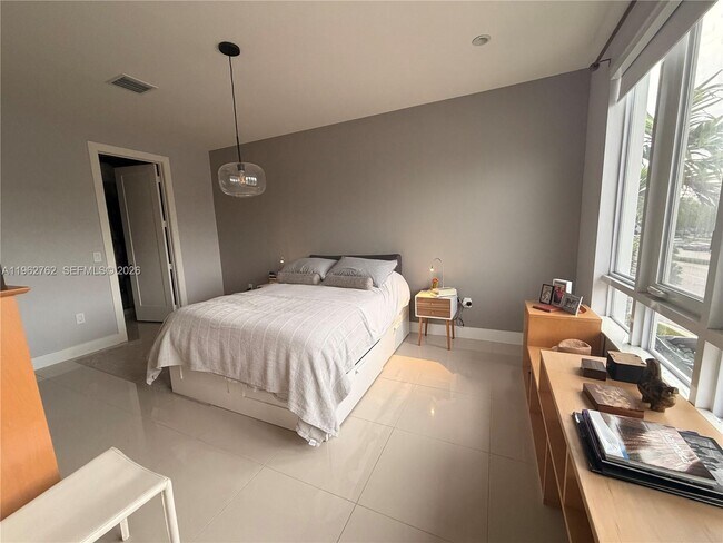 Building Photo - 10416 NW 66th St