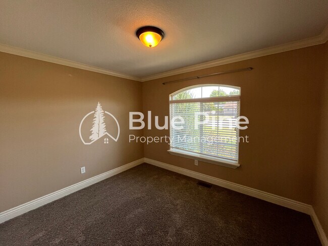 Building Photo - 2006 Eagle Pointe Dr