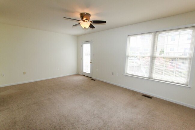 Building Photo - Hammonds Mill Townhouse